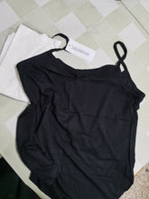 Load image into Gallery viewer, JUNJIANGHUAN halter top, women's short, slim fitting, oversized for spring and summer, paired with black underneath