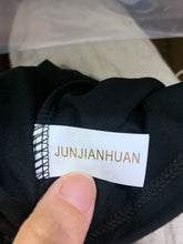 Load image into Gallery viewer, JUNJIANGHUAN halter top, women's short, slim fitting, oversized for spring and summer, paired with black underneath

