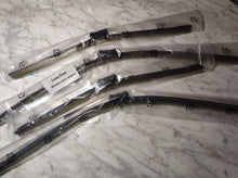 Load image into Gallery viewer, Leechee Double layer rubber strip wiper front wiper blade boneless silent universal type
