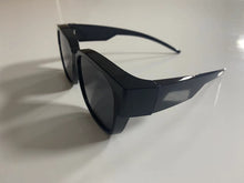 Load image into Gallery viewer, ASTARIN Trend Net Red Street Shooting Fashion New Sunglasses UV Protection
