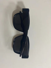Load image into Gallery viewer, ASTARIN Trend Net Red Street Shooting Fashion New Sunglasses UV Protection
