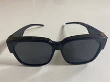 Load image into Gallery viewer, ASTARIN Trend Net Red Street Shooting Fashion New Sunglasses UV Protection
