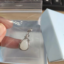 Load image into Gallery viewer, IKINGIFT Pendant, Silver Chain Jade Pendant, Simple and Elegant, Especially Suitable for Intellectual Women
